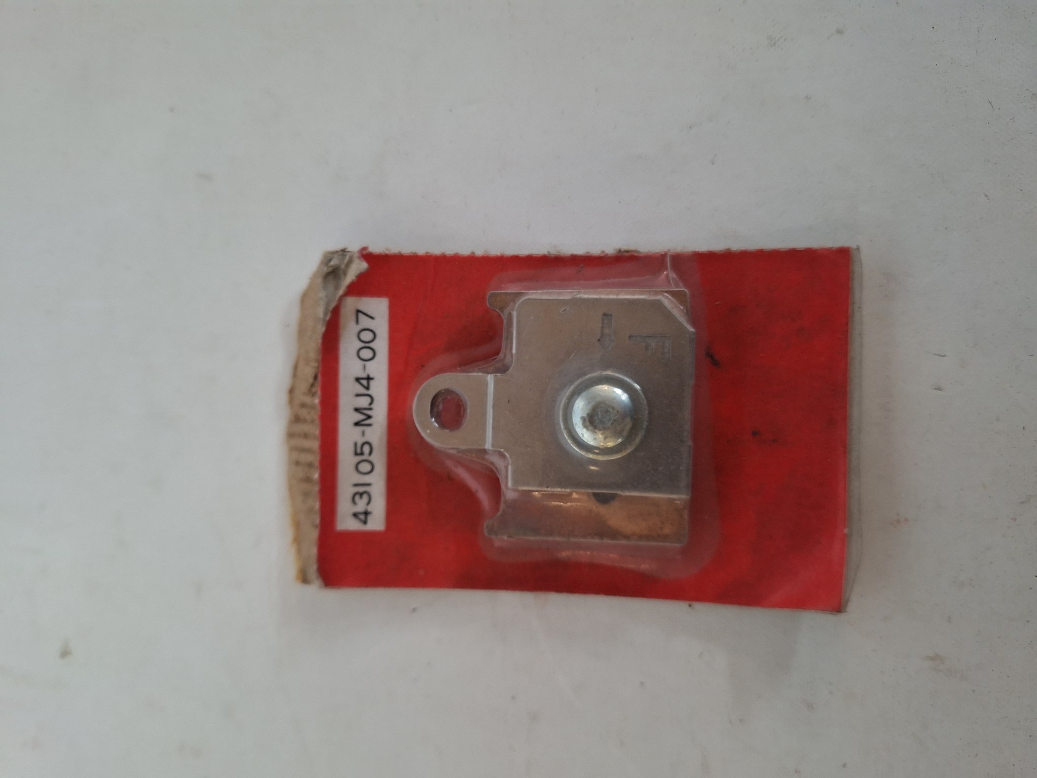 Picture of BREMSBELAG HINTEN  43105-MJ4-007  VF 1000 R